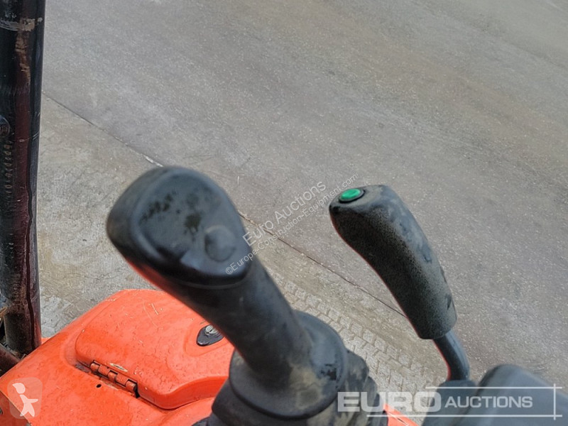 Lopatový nakládač Kubota KX015-4