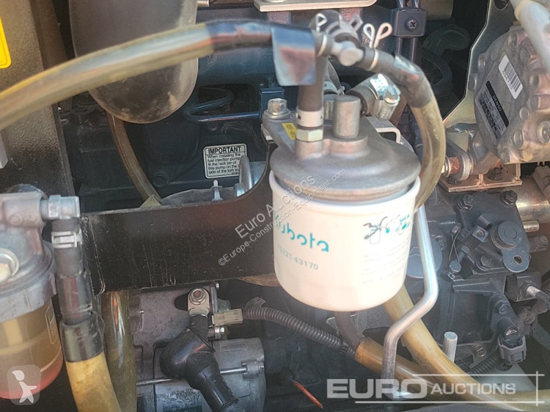 Lopatový nakládač Kubota U36-4