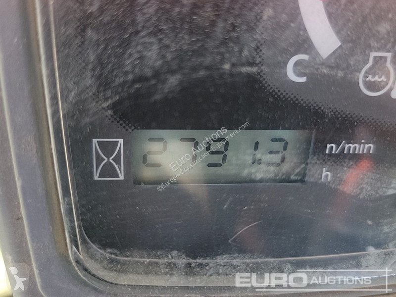 جرافة Kubota U27-4