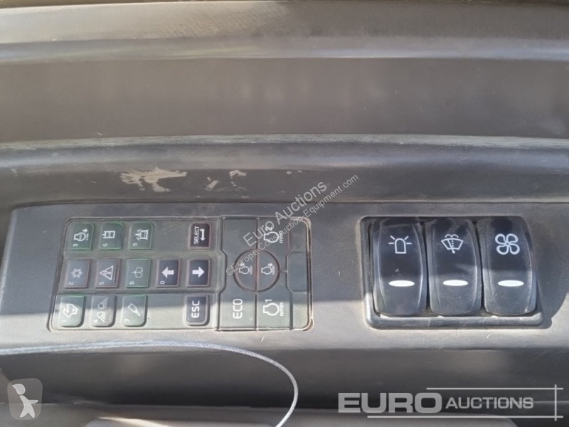 Lopatový nakládač Volvo ECR50D