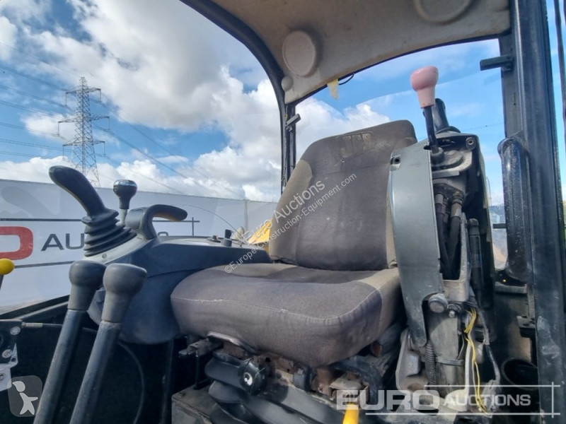 Lopatový nakládač JCB