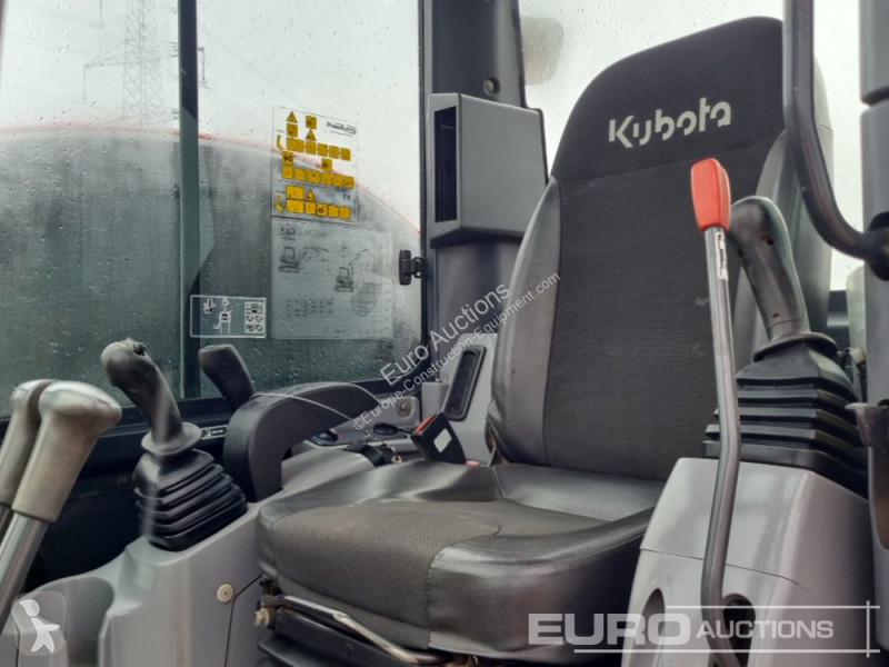 Lopatový nakládač Kubota U48-4