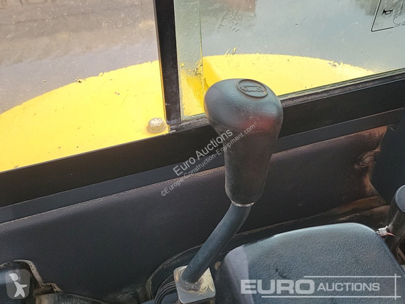 Lopatový nakládač Komatsu PC26MR-3