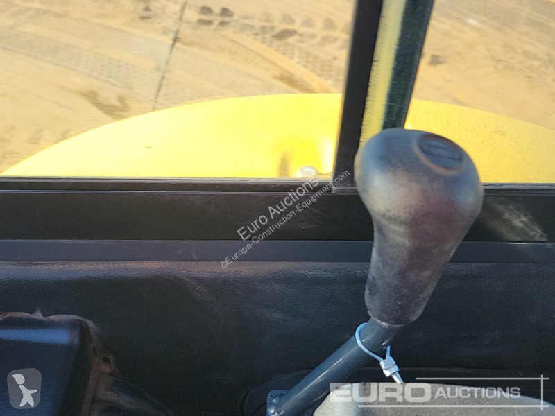 Lopatový nakládač Komatsu PC26MR-3