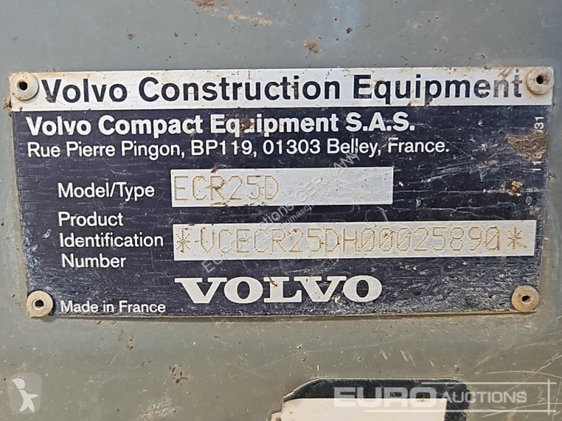 Экскаватор Volvo ECR25D