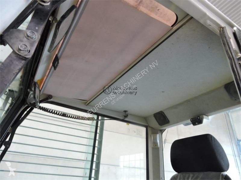 جرافة Takeuchi TB257FR Powertilt