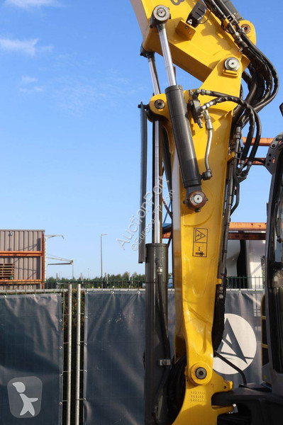 جرافة Neuson 6503