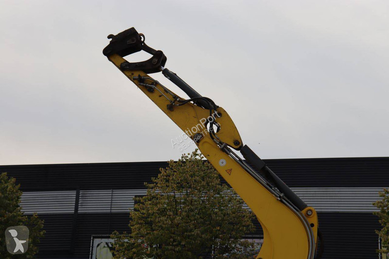 Pelle Neuson ET90