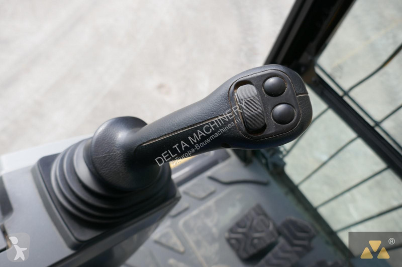 Escavatore Caterpillar 325F LCR