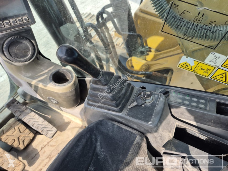 Excavator Caterpillar 3