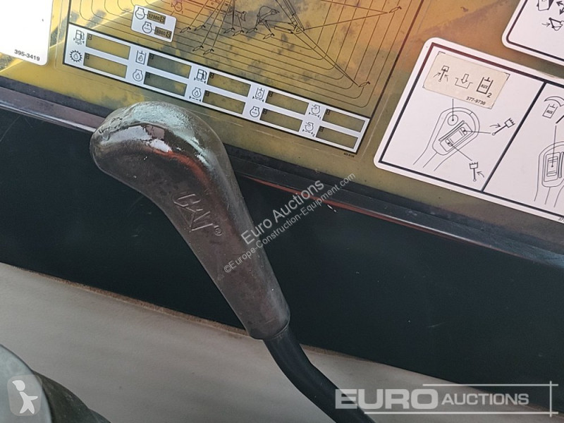 Lopatový nakládač Caterpillar 308E2