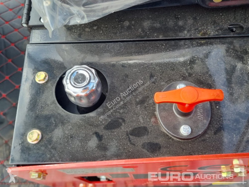 Escavadora JPC HT12