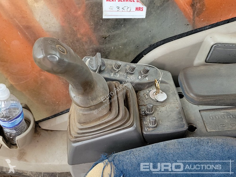 Escavadora Hitachi ZX210LC-3