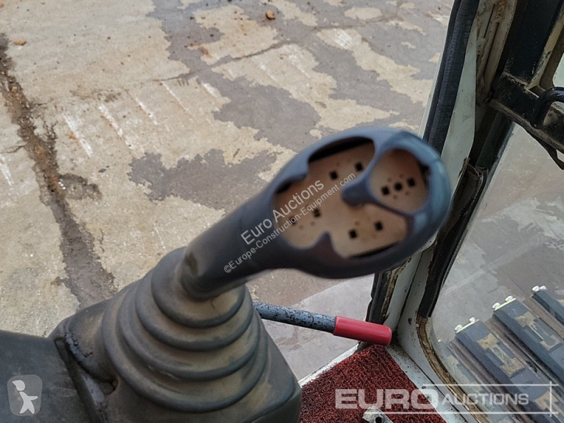Escavadora Takeuchi TB150