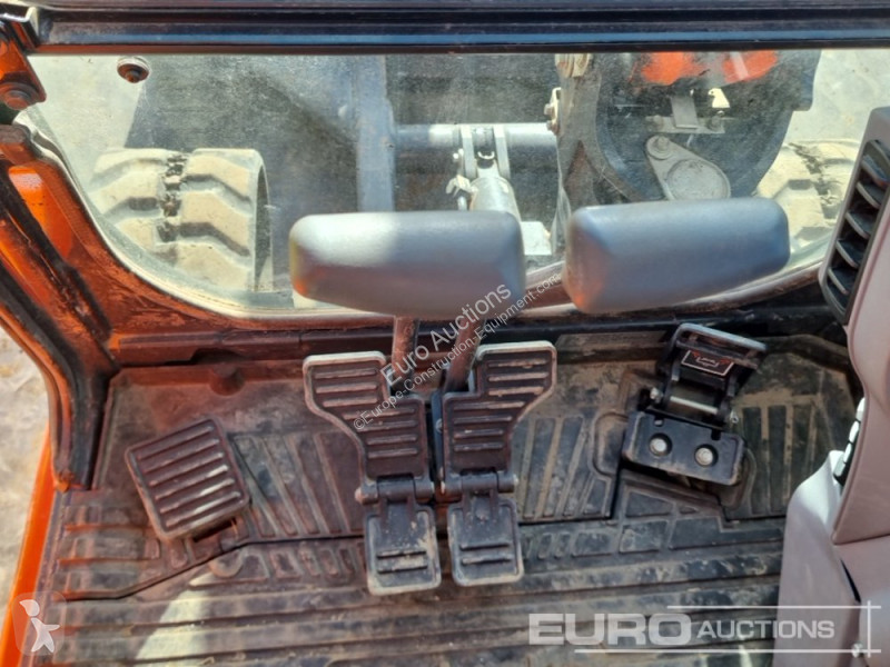 Lopatový nakládač Kubota KX037-4