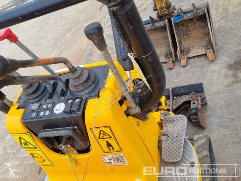 Lopatový nakládač JCB