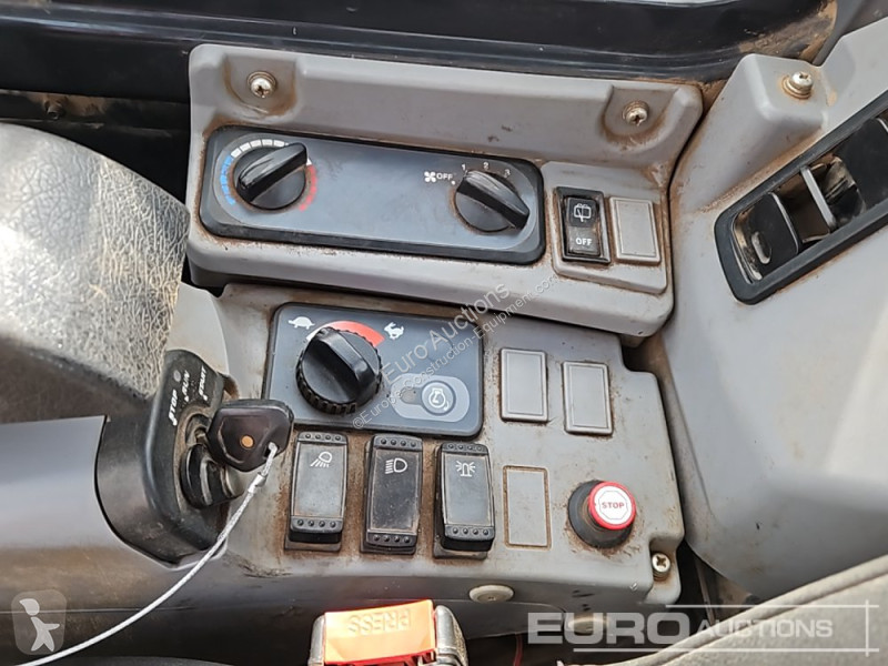 Lopatový nakládač Kubota U48-4