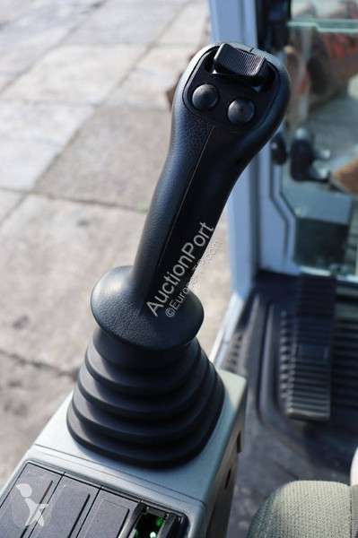 جرافة Neuson EW65