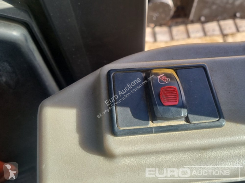 Lopatový nakládač Volvo ECR50D
