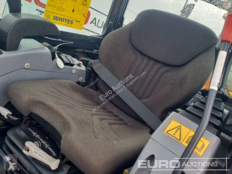 Lopatový nakládač Kubota KX027-4