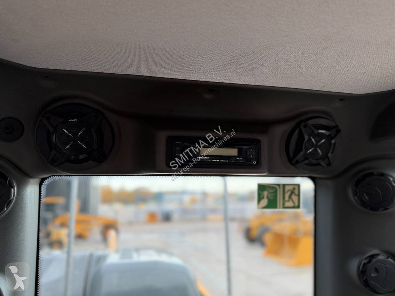 جرافة Liebherr R922 SLC