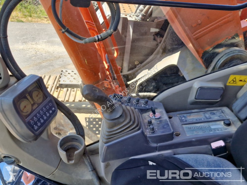 Rýpadlo Hitachi ZX225 USLC3