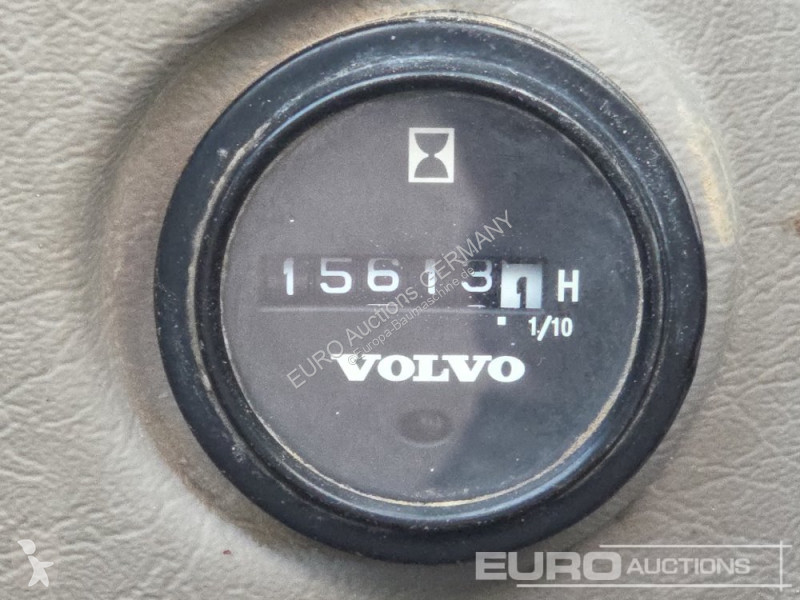 Екскаватор Volvo