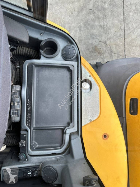 Экскаватор Mecalac