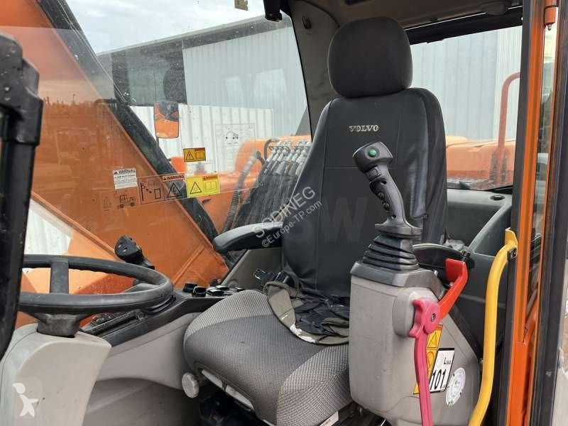 Экскаватор Volvo