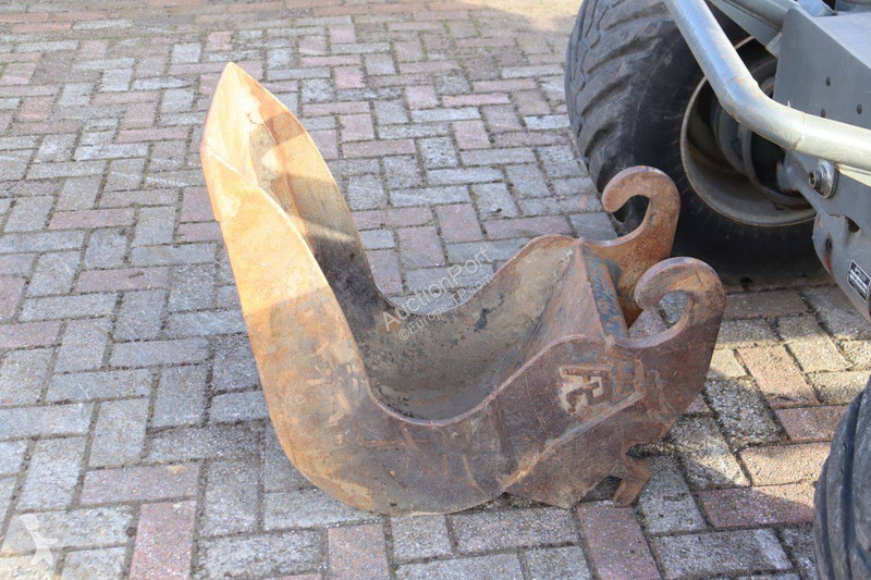 جرافة Neuson 6503