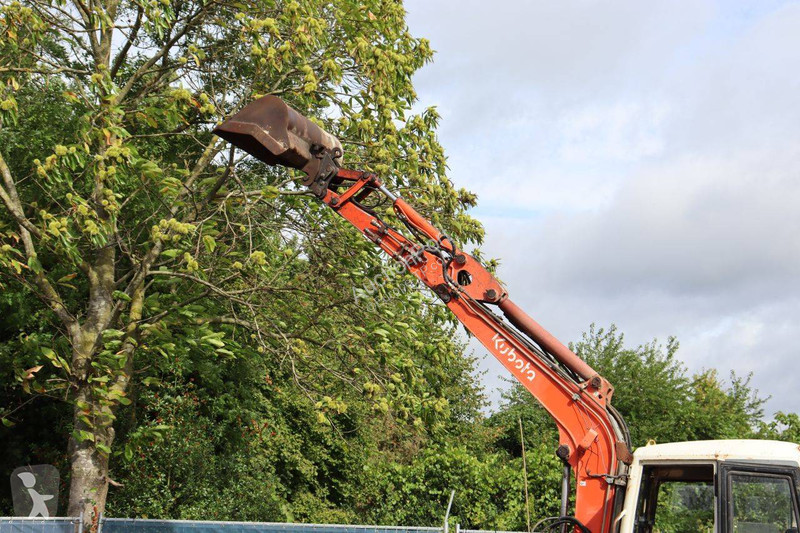 Excavadora Kubota α