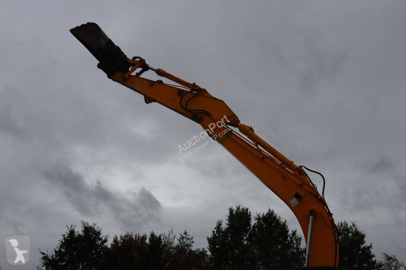 جرافة JCB