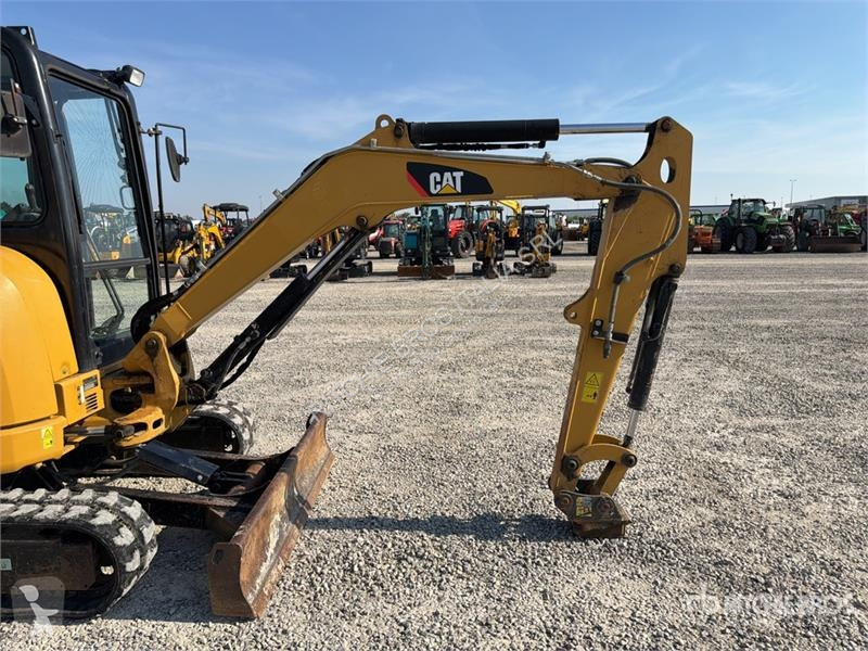 جرافة Caterpillar E Mini Excavator