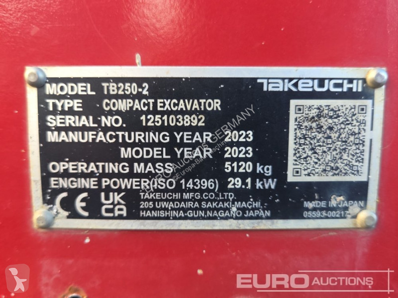 Pelle Takeuchi 2