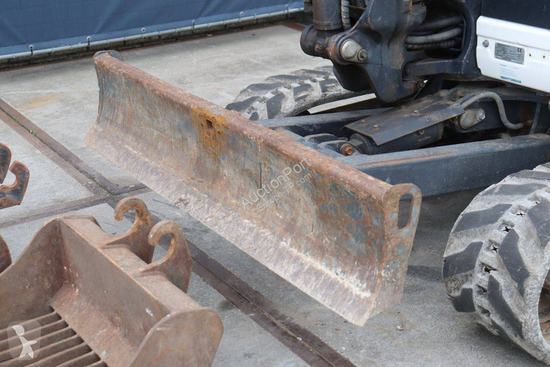 جرافة Kubota