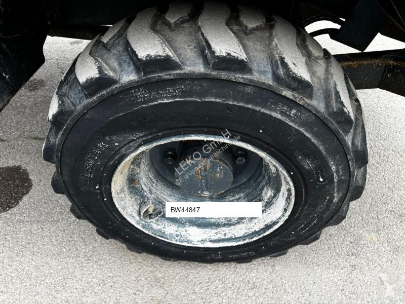 جرافة Hyundai Robex 55W-9A