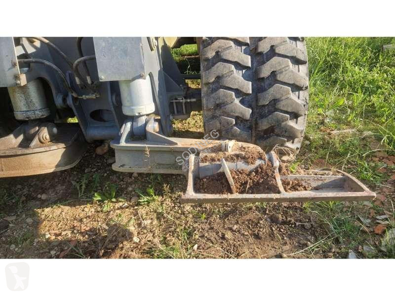 Lopatový nakládač Liebherr A COMPACT