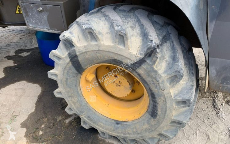 جرافة Mecalac pelle sur pneus diesel