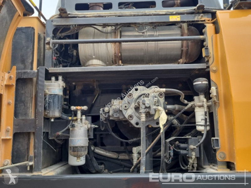 Escavadora Case CX370D
