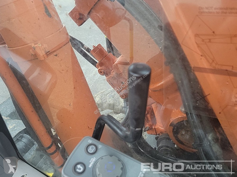 Lopatový nakládač Hitachi -6