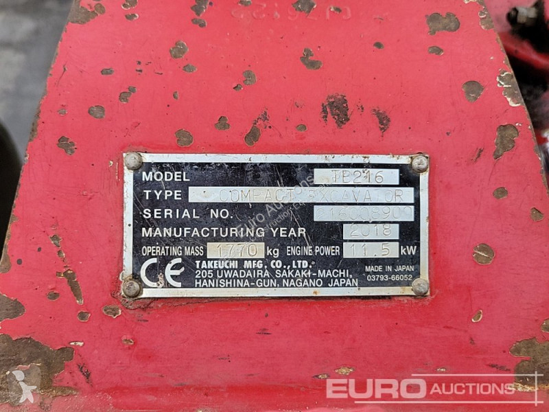 Escavadora Takeuchi TB216