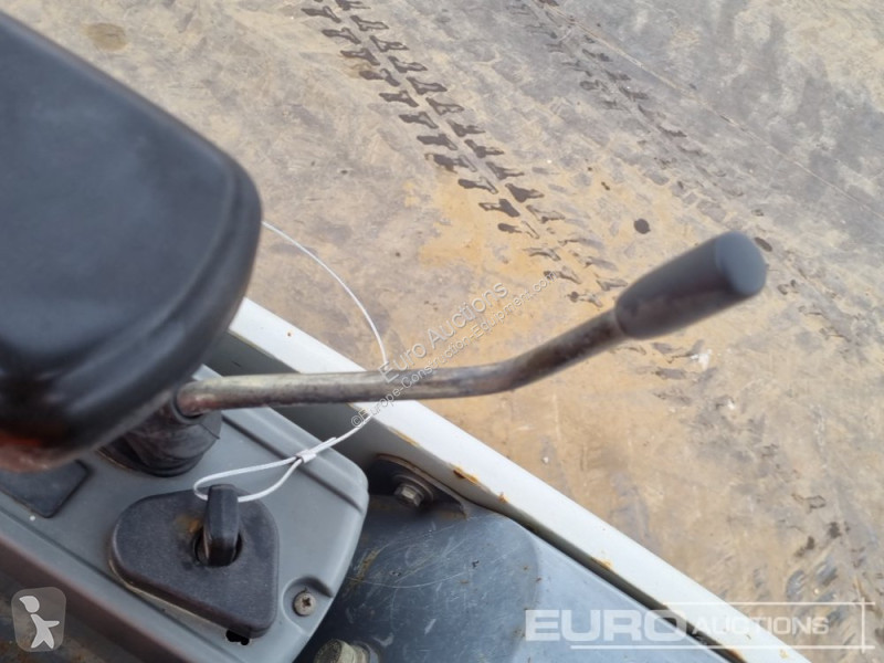 Escavadora Takeuchi TB216