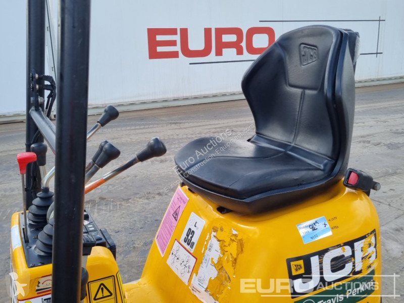 Lopatový nakládač JCB