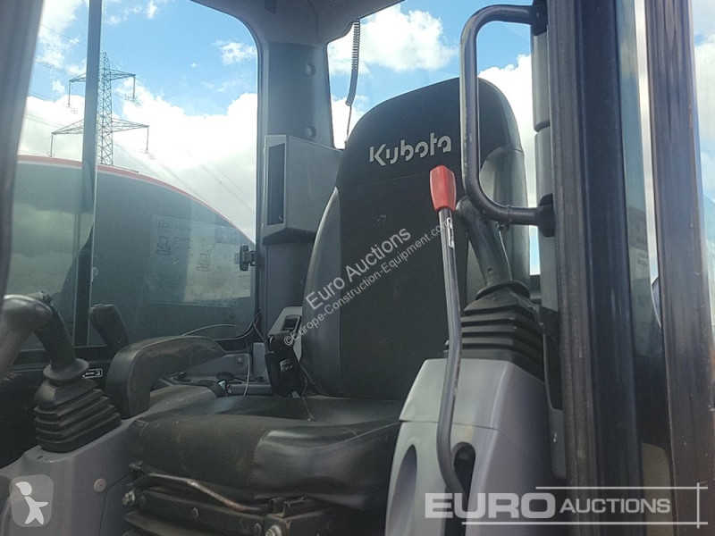 Lopatový nakládač Kubota U48-4