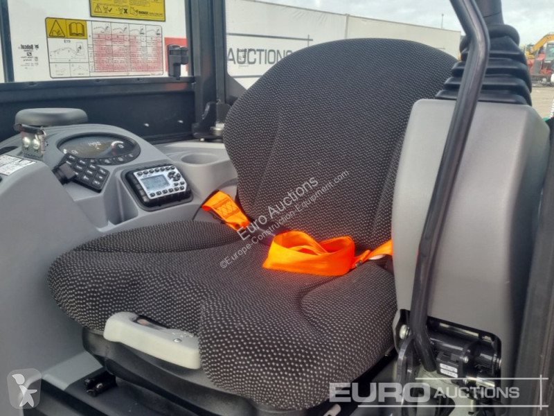 Lopatový nakládač Bobcat E19