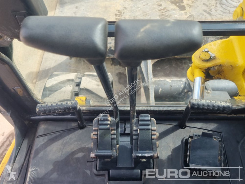Escavadora Komatsu PC80MR-5