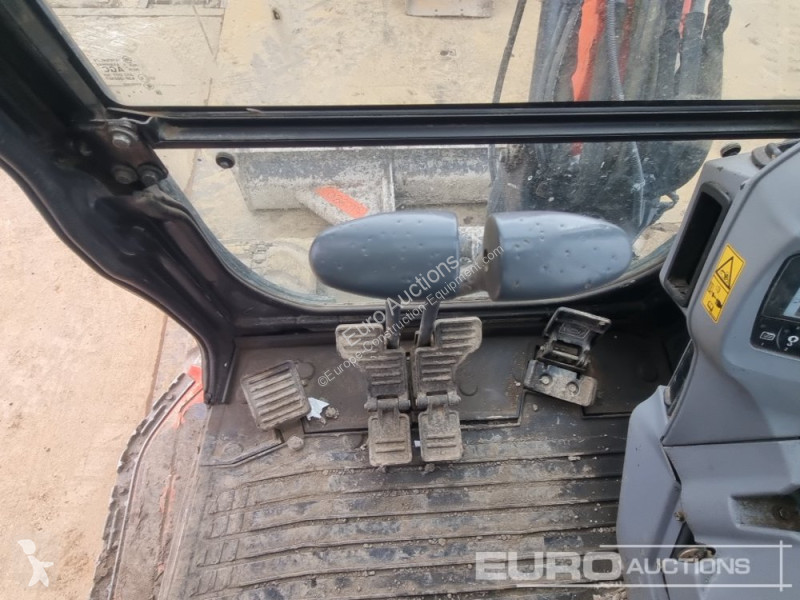 Lopatový nakládač Kubota U48-4