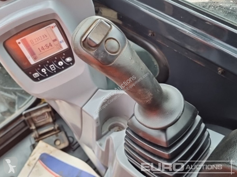 Lopatový nakládač Kubota U48-4