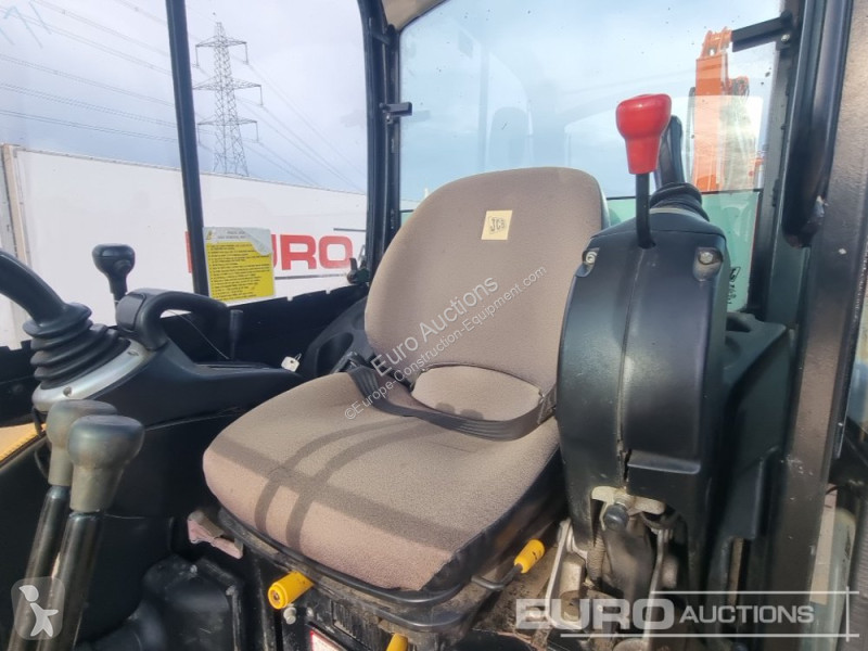Lopatový nakládač JCB