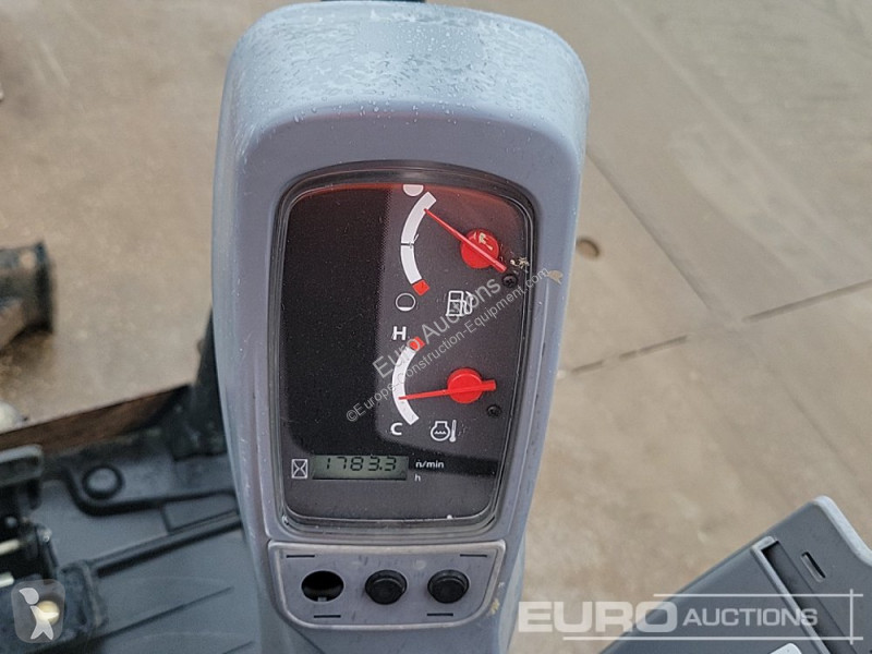 Lopatový nakládač Kubota KX015-4